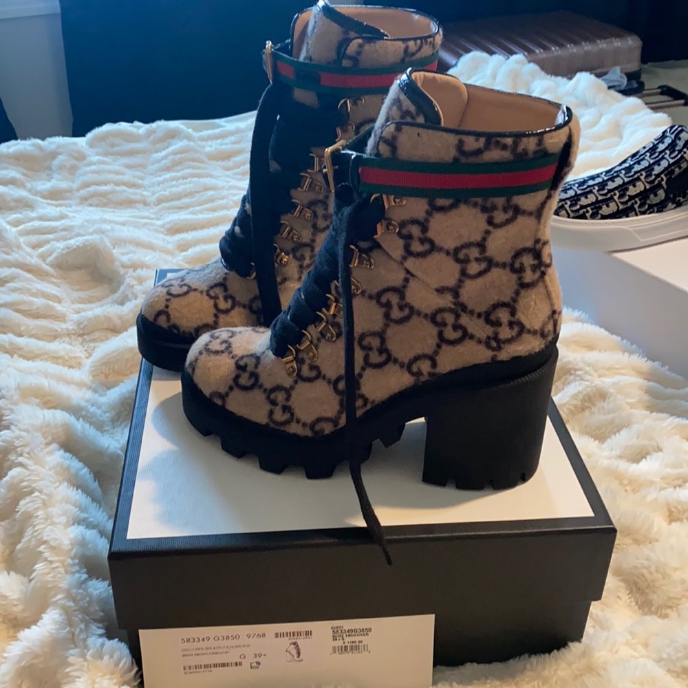 Practically new AUTHENTIC GUCCI BOOTS